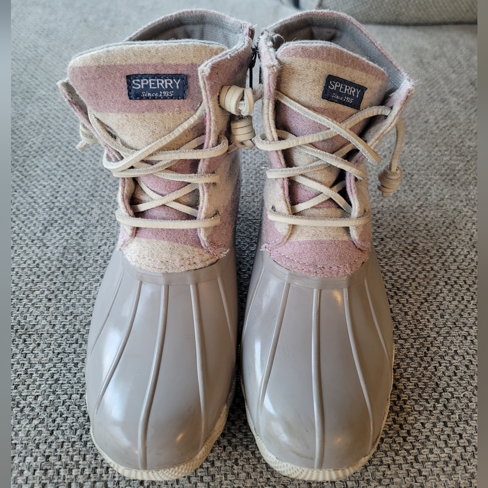 Girls Sperry duck boots